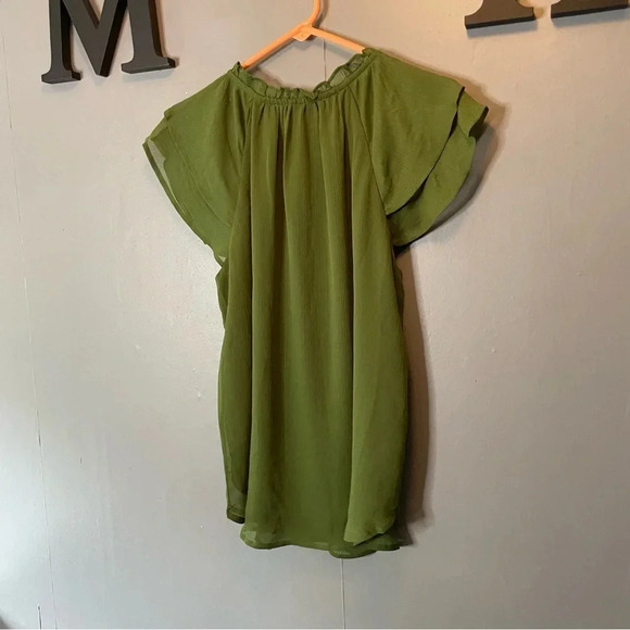 Loft green Flutter Button Tie Neck Top Size small like new - Picture 6 of 10